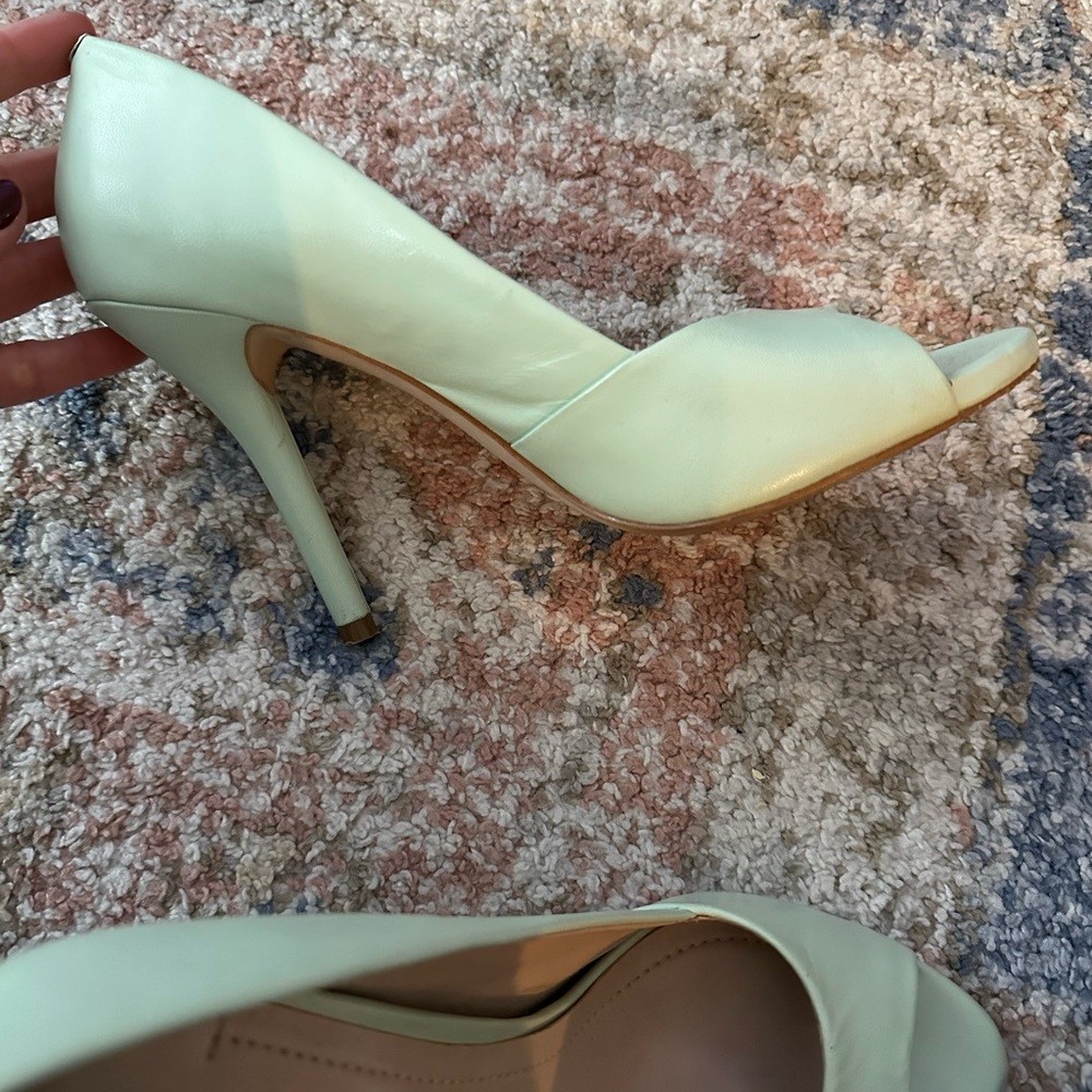 Heels - Picture 5 of 6
